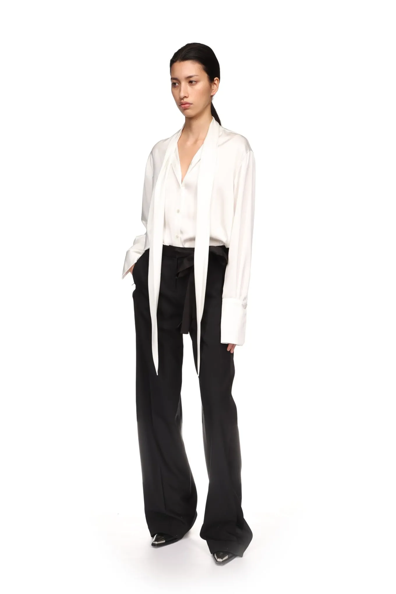 LARGE BOW TIE DETAIL SATIN SHIRT