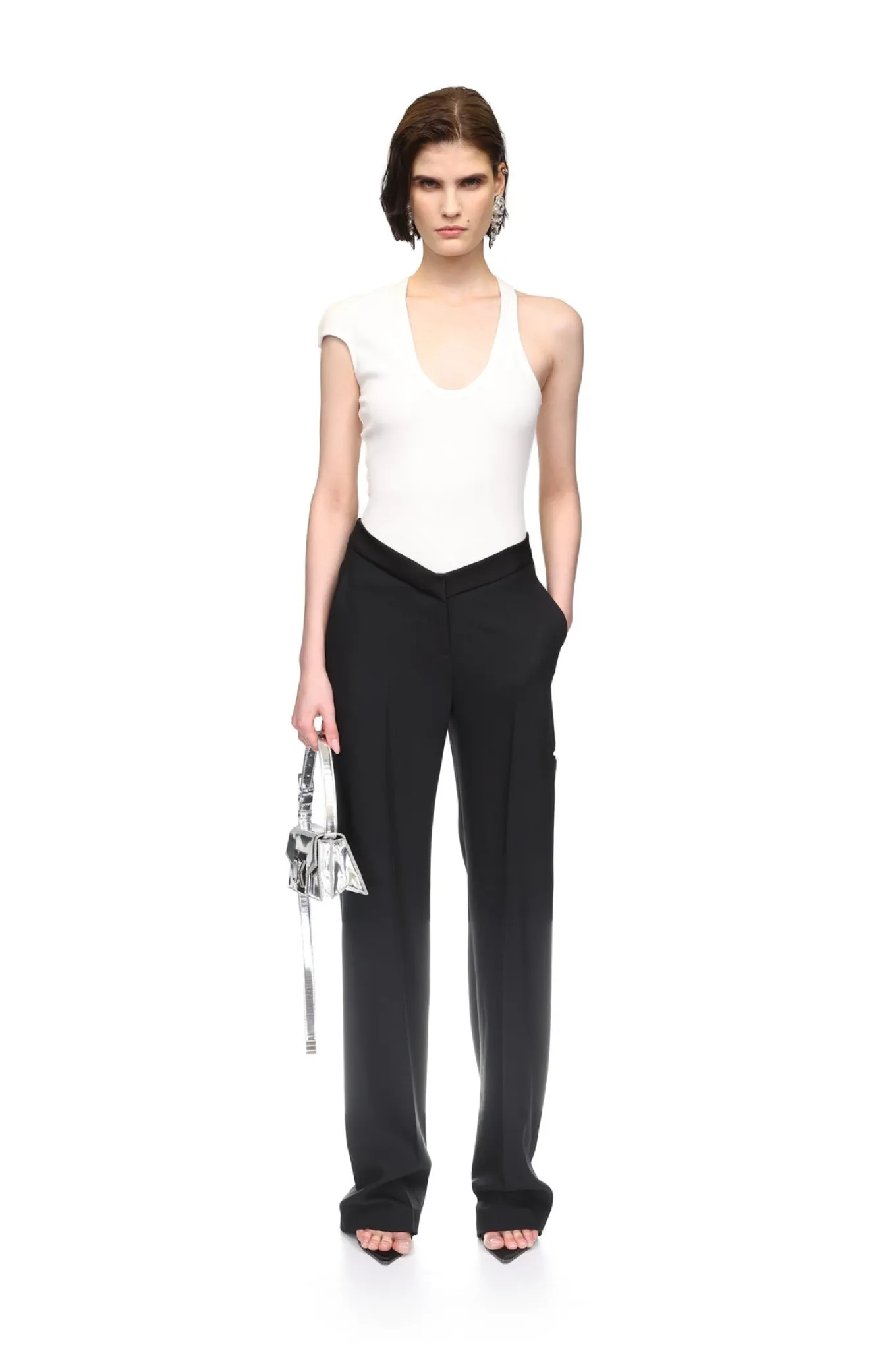 STRAIGHT LEG TAILORED TROUSERS IN BLACK