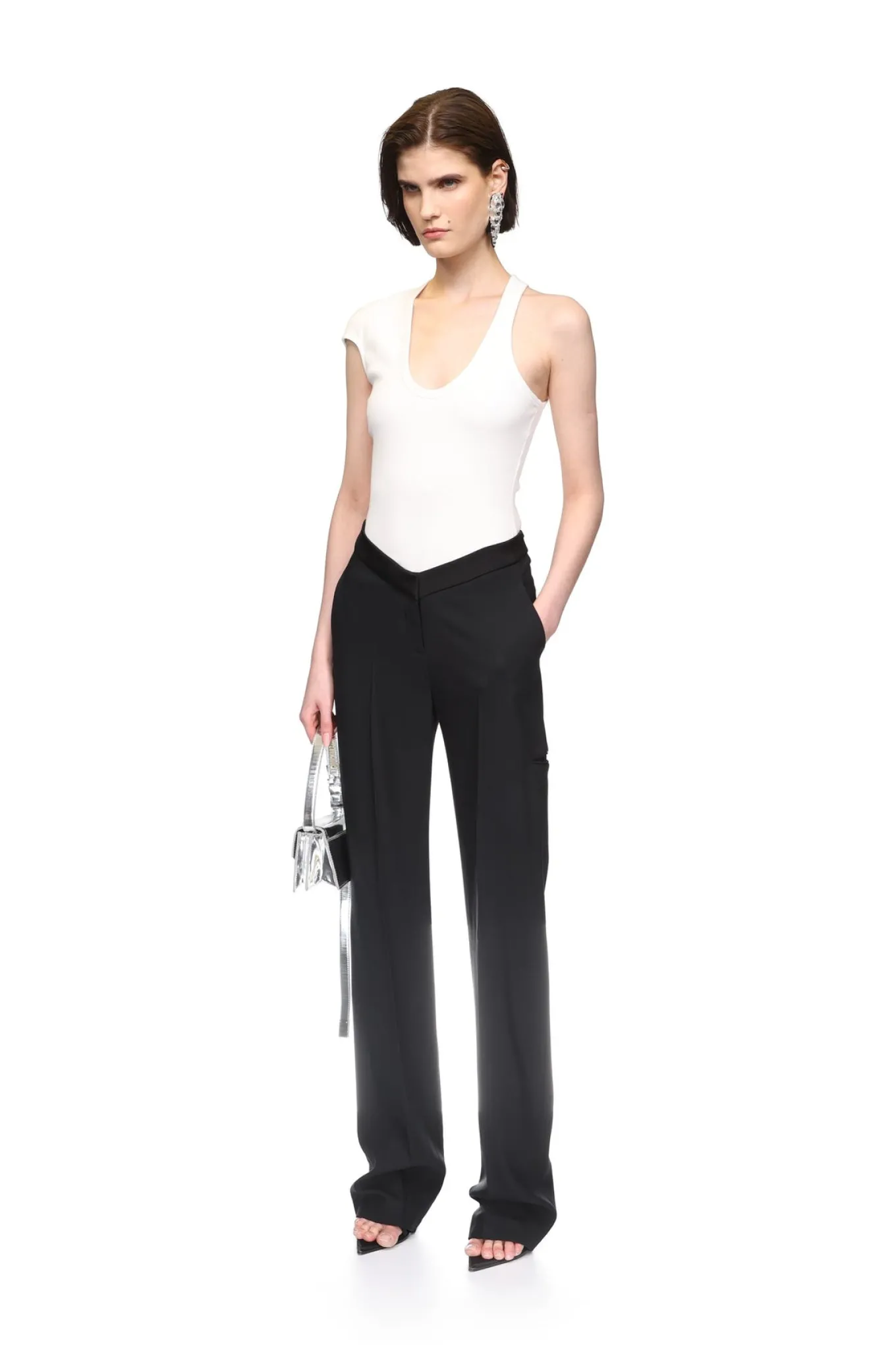 STRAIGHT LEG TAILORED TROUSERS IN BLACK