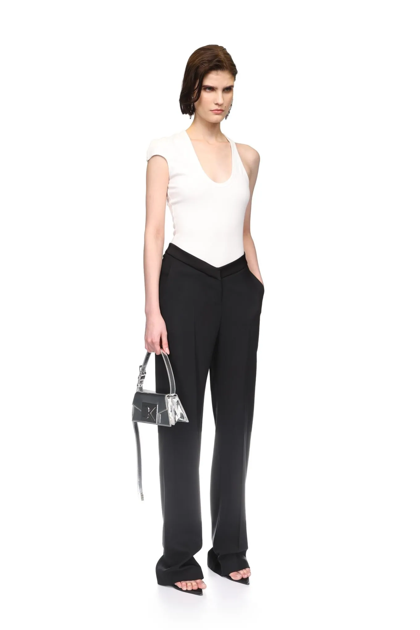 STRAIGHT LEG TAILORED TROUSERS IN BLACK